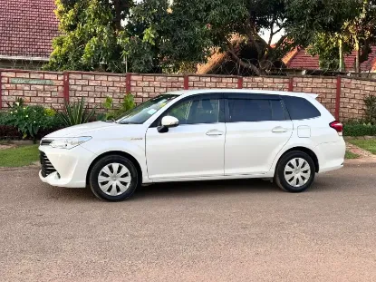 Picture of Toyota Fielder 2017