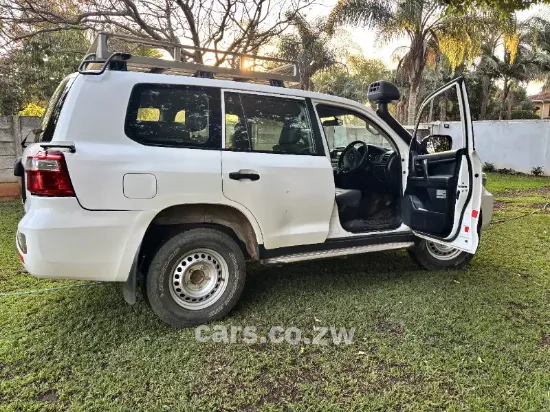 Picture of Toyota Land Cruiser 2015