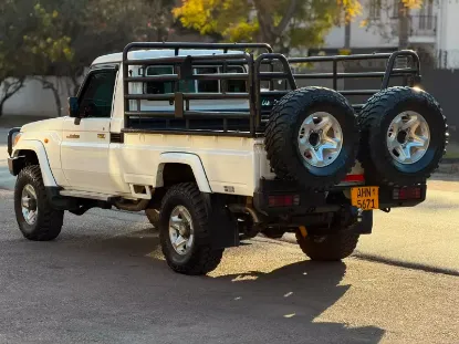 Picture of Toyota Land Cruiser 2016