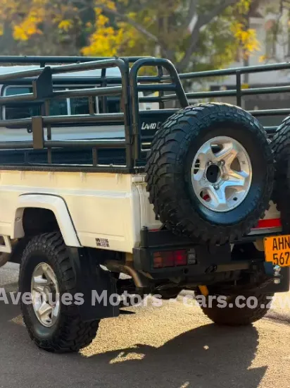 Picture of Toyota Land Cruiser 2016