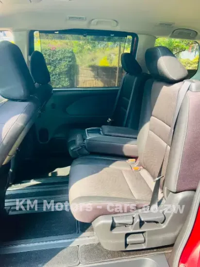 Picture of Nissan Serena 2018