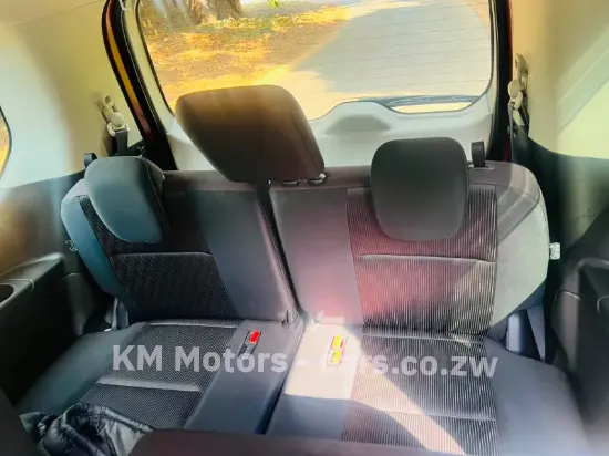 Picture of Nissan Serena 2018