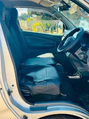 Picture of Nissan Caravan 2017