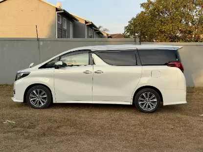 Picture of Toyota Alphard 2017