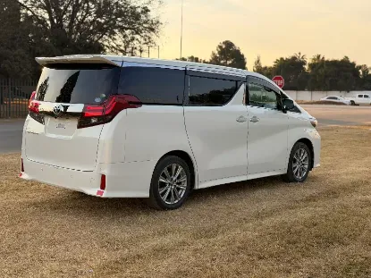 Picture of Toyota Alphard 2017