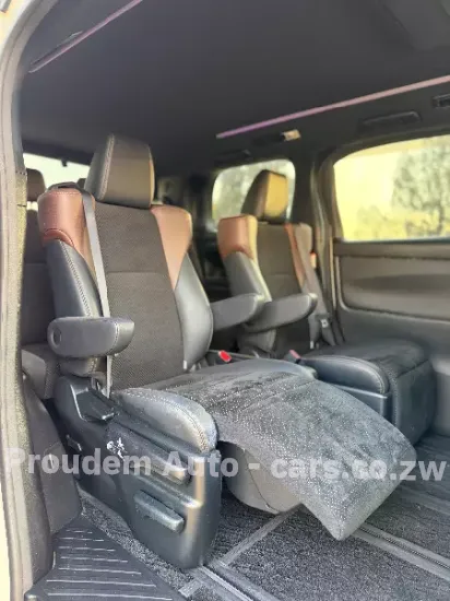 Picture of Toyota Alphard 2017