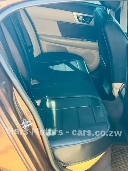 Picture of Jaguar XF 2015