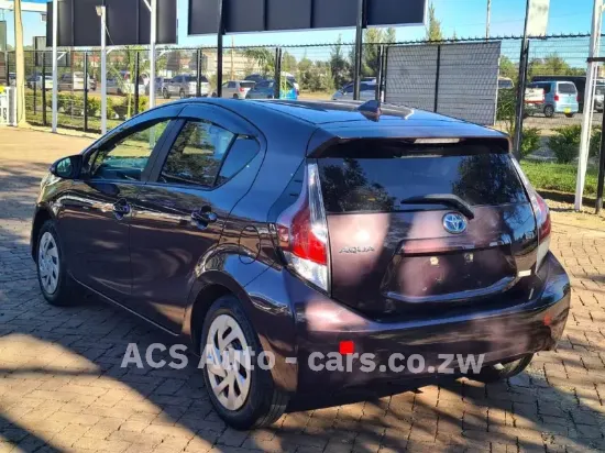 Picture of Toyota Aqua 2016