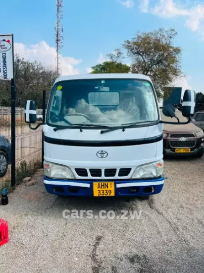Picture of Toyota Dyna 2015