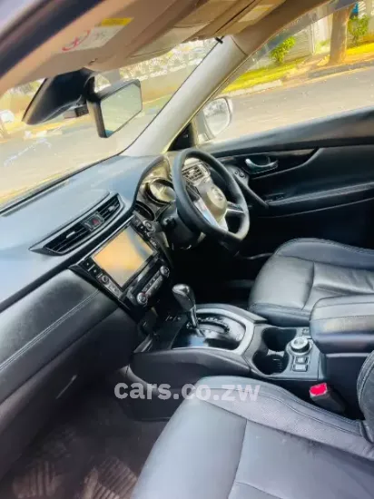 Picture of Nissan X-Trail 2020