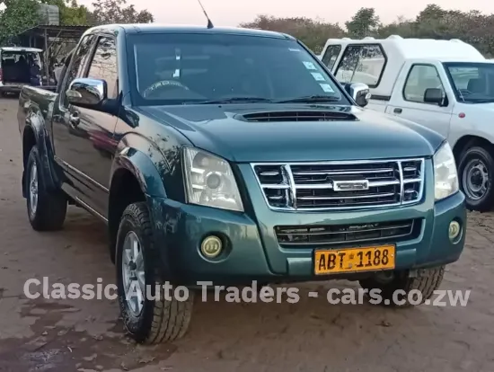 Picture of Isuzu KB300 2010