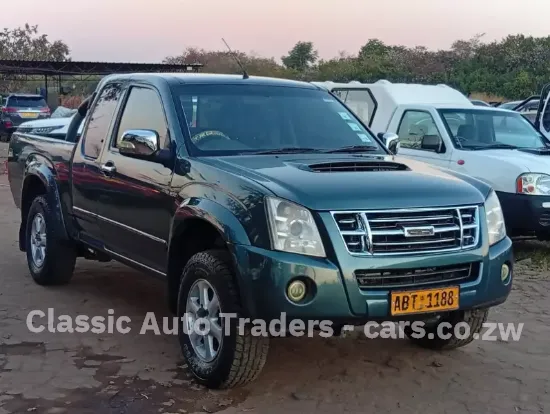 Picture of Isuzu KB300 2010