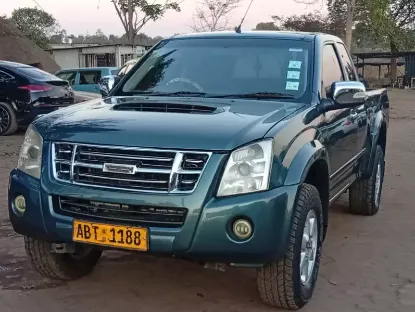 Picture of Isuzu KB300 2010