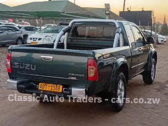 Picture of Isuzu KB300 2010