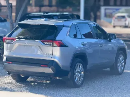 Picture of Toyota Rav4 2019