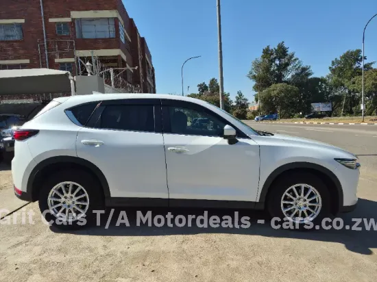 Picture of Mazda CX-5 2017
