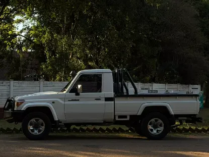 Picture of Toyota Land Cruiser 2017