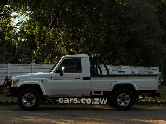 Picture of Toyota Land Cruiser 2017