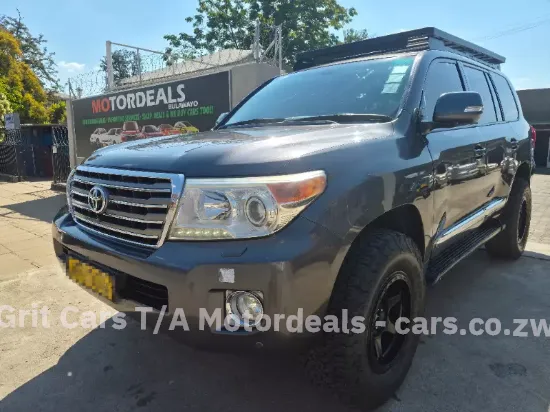 Picture of Toyota Land Cruiser 2013