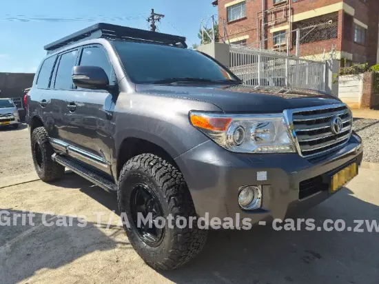 Picture of Toyota Land Cruiser 2013