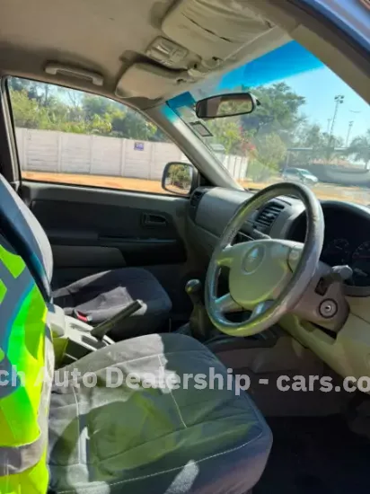 Picture of Isuzu KB300 2007