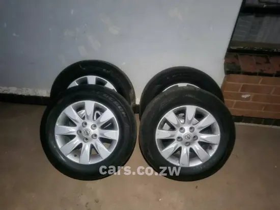 Picture of Nissan X-Trail 16" Alloy Rims + Tyres