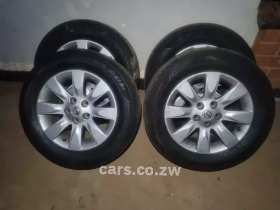Picture of Nissan X-Trail 16" Alloy Rims + Tyres