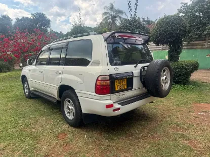 Picture of Toyota Land Cruiser 2000