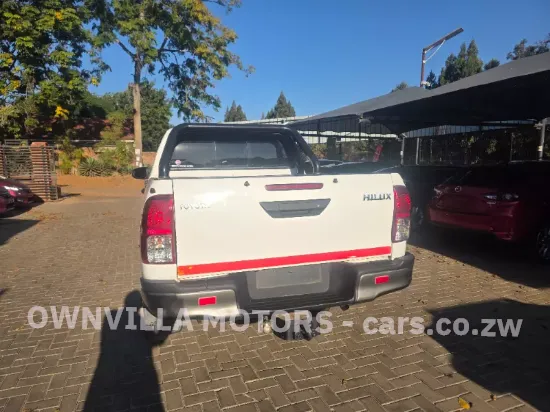 Picture of Toyota Hilux 2017