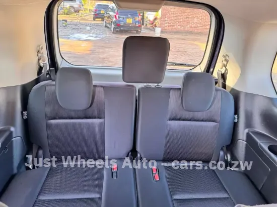 Picture of Nissan Serena 2016
