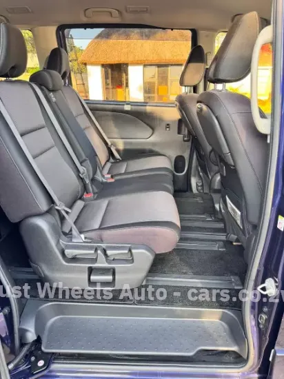 Picture of Nissan Serena 2016