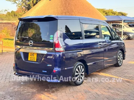 Picture of Nissan Serena 2016