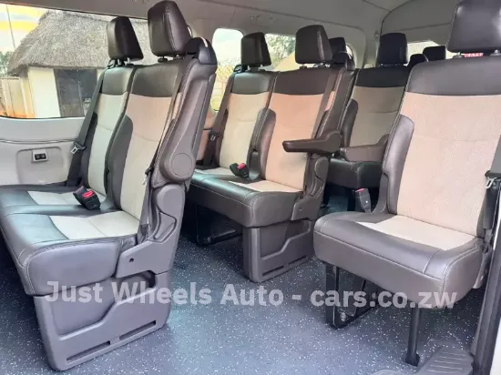 Picture of Toyota Quantum 2019