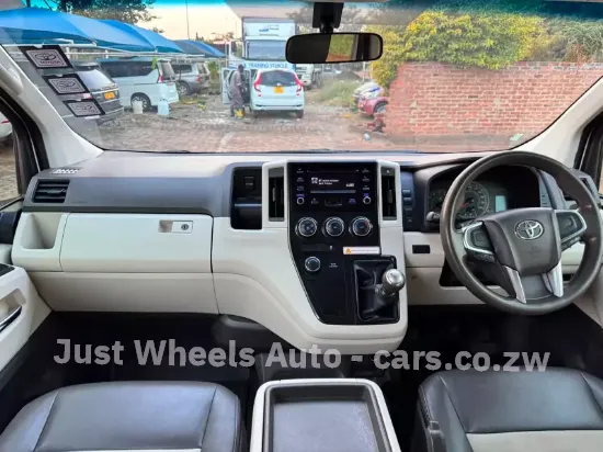 Picture of Toyota Quantum 2019