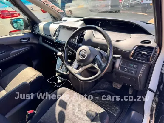 Picture of Nissan Serena 2017