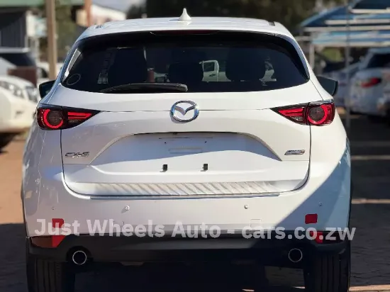 Picture of Mazda CX-5 2017