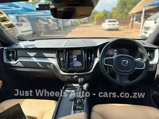 Picture of Volvo XC60 2020