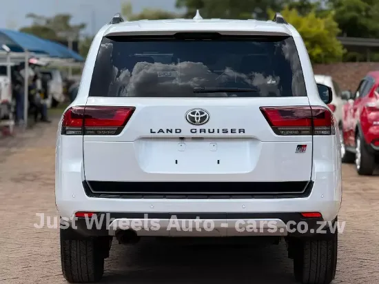 Picture of Toyota Land Cruiser 2023