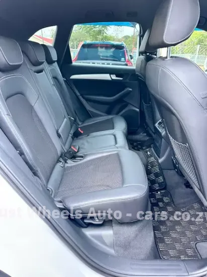Picture of Audi Q5 2015