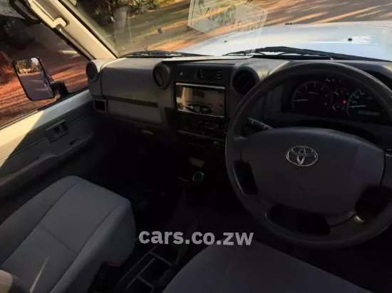 Picture of Toyota Land Cruiser 2017