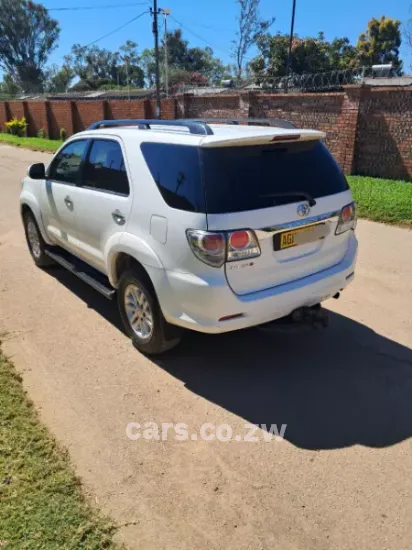 Picture of Toyota Fortuner 2013