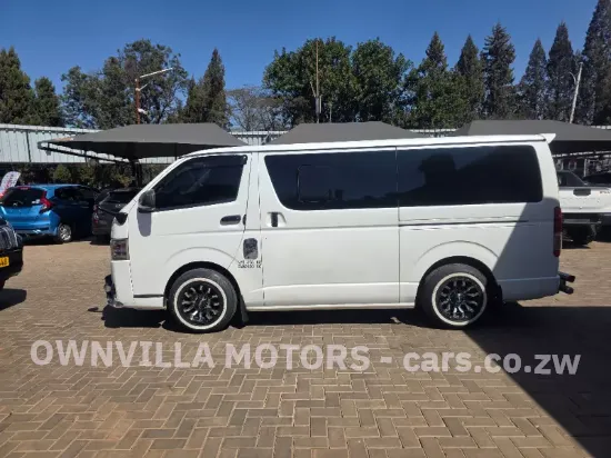 Picture of Toyota Hiace 2017