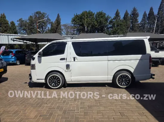 Picture of Toyota Hiace 2017