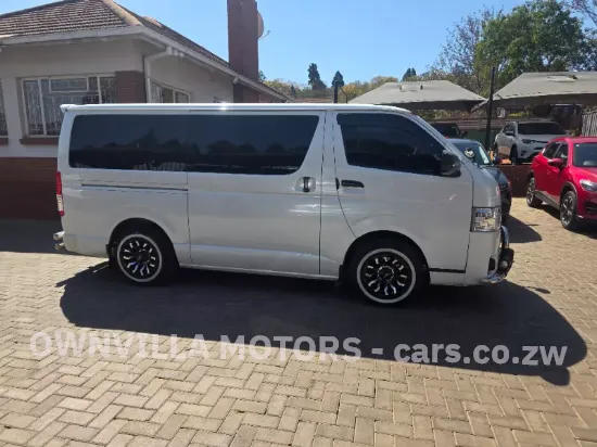 Picture of Toyota Hiace 2017
