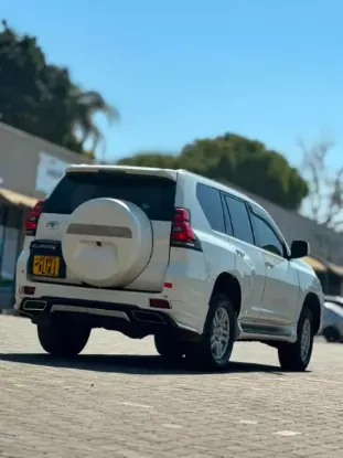 Picture of Toyota Land Cruiser 2017
