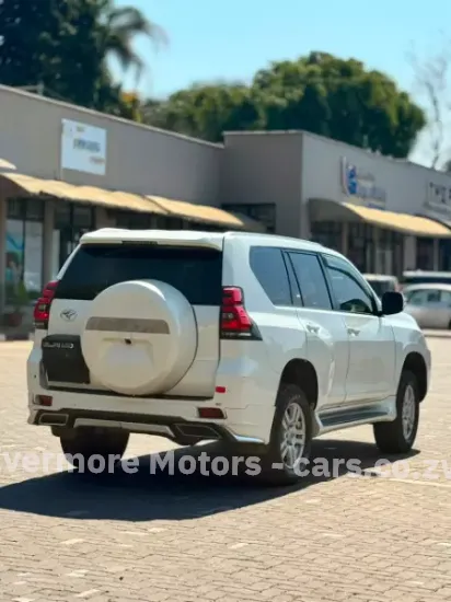 Picture of Toyota Land Cruiser 2017