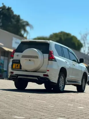 Picture of Toyota Land Cruiser 2017