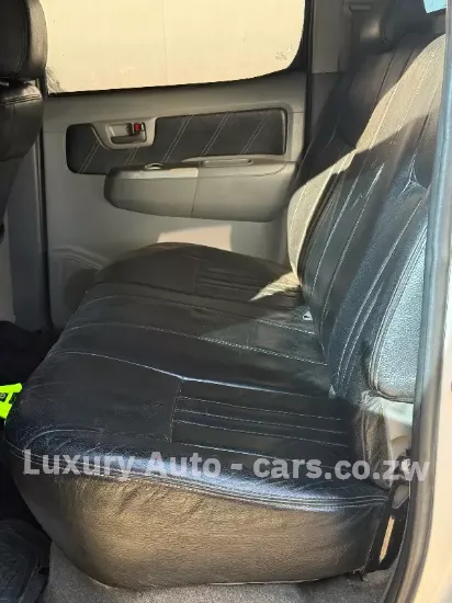 Picture of Toyota Hilux 2012