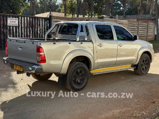 Picture of Toyota Hilux 2012