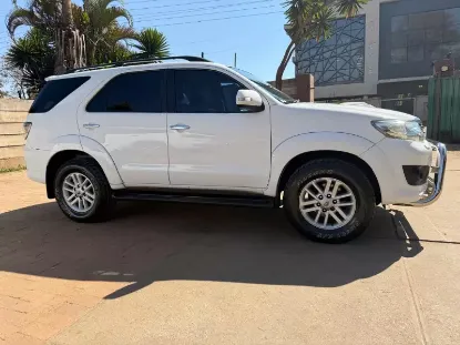 Picture of Toyota Fortuner 2015